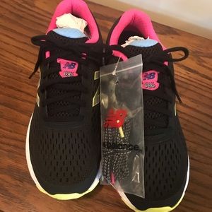 New Balance 680 Women’s Sneakers Size 9.5